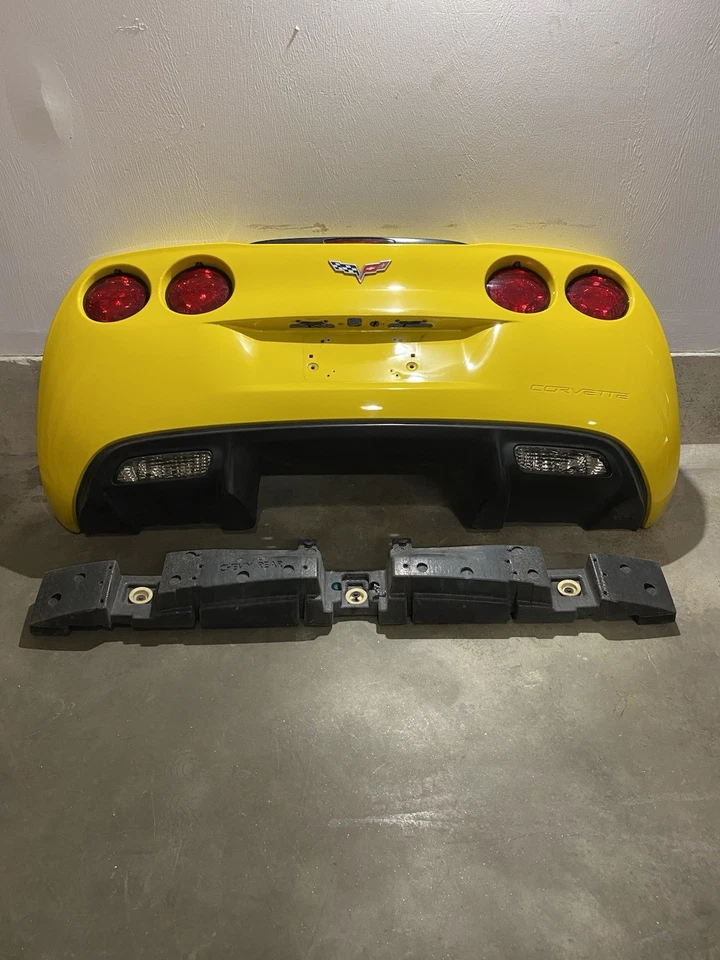 05-13 Corvette C6 parachoques trasero fascia completo con luces y almohadilla absorbedora Foto 1 de 4