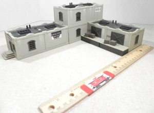 HO BUILDING "LOCK TITE" JAIL SUPPLY CUSTOM - Picture 1 of 8