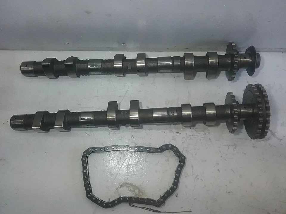 Árboles de levas laterales izquierdo y derecho Porsche Boxster 2000-2002 3,2 L 996.105.178,53 (M121 Foto 1 de 4