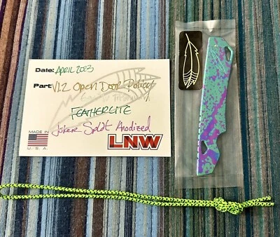 Política de puertas abiertas Lynch Northwest V1.2 Prybar Joker Splat anodizado con certificado de autenticidad - EDC Foto 1 de 4