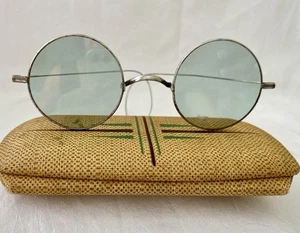 Vintage Silver Tone ROUND Light Green Hippie / Lennon SUNGLASSES with Retro Case - Picture 1 of 8