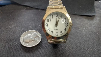 Reloj Cuarzo Tono Dorado Movimiento Japón 373A PC21 Esfera Grande Fácil de Leer Foto 1 de 4