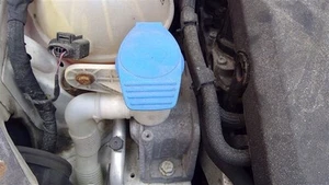 05-14 JETTA Wash Reservoir Station Wgn - Picture 1 of 10