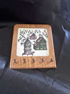 VTG 5 Peg Solid Wood Wall Mounted Key Holder Rack Hat Hanger Framed Tile Art - Picture 1 of 9