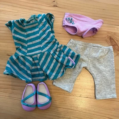 Conjunto de muñeca McKenna’s Meet American Girl Foto 1 de 4