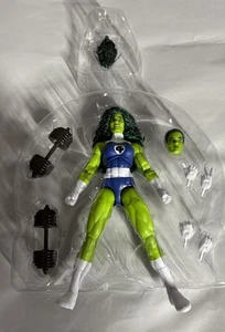 Figura de acción retro Fantastic Four Marvel Legends She-Hulk de 6 pulgadas - Imagen 1 de 2