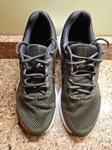 NIKE RUN SWIFT 2 Uomo 8 Verde Scuro Scarpe da Corsa Sneakers CU3517 301 Nuove con scatola - Foto 1 di 10