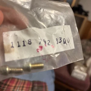 NEW OEM STIHL Chainsaw Annular Buffer Mount Screw 028 028 1118-792-3300 (READ!) - Picture 1 of 3