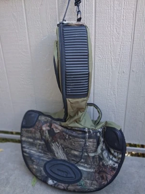 October Mountain Products 60883 42 英寸 x 26 英寸紧凑型弩形保护壳 - 绿色迷彩 — 第 1/4 张图片