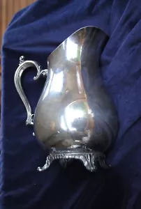Vintage Victorian style Wm. Rogers #817 Silverplate water pitcher - Picture 1 of 7