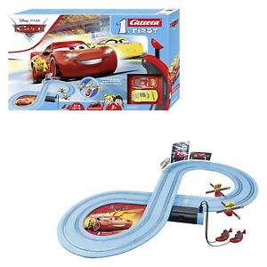 gioco pista delle macchine con macchinine carrera go CARS per bambini