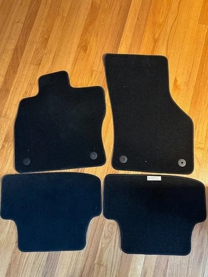 Nuevo juego de alfombrillas alfombrillas OEM MK7 2015-2019 Volkswagen VW Golf GTI 2015-2019 Foto 1 de 2