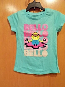MINION Yoga "Bello Bello Bello" SS T-Shirt ~ Mädchen Größe SMALL ~ Neu mit Etikett - Bild 1 von 1