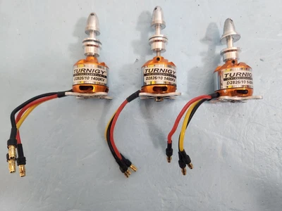 Tres motores sin escobillas Turnigy 2826/10 1400 KV Foto 1 de 4