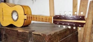 chitarra battente classica tradizionale con meccaniche - Foto 1 di 3