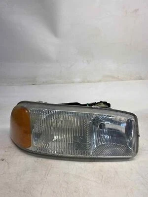 Headlamp Assembly GMC SIERRA 3500 Right 01 02 03 04 05 06 07 - Image 1 of 4