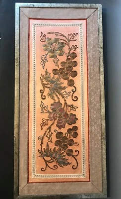 Bordado chino enmarcado. Sofá dorado y plateado. Flores y hojas. Qing Foto 1 de 4