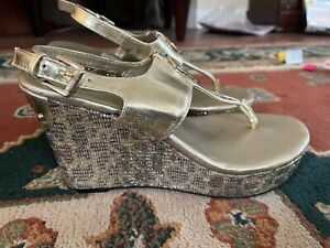 guess wedge gem sandals womens size 5.5
