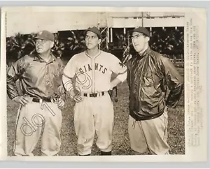 JUGADORES DE BÉISBOL ESTADOUNIDENSES @ Miami Practice DANNING GLADO SNYDER 1941 Foto de prensa - Imagen 1 de 2