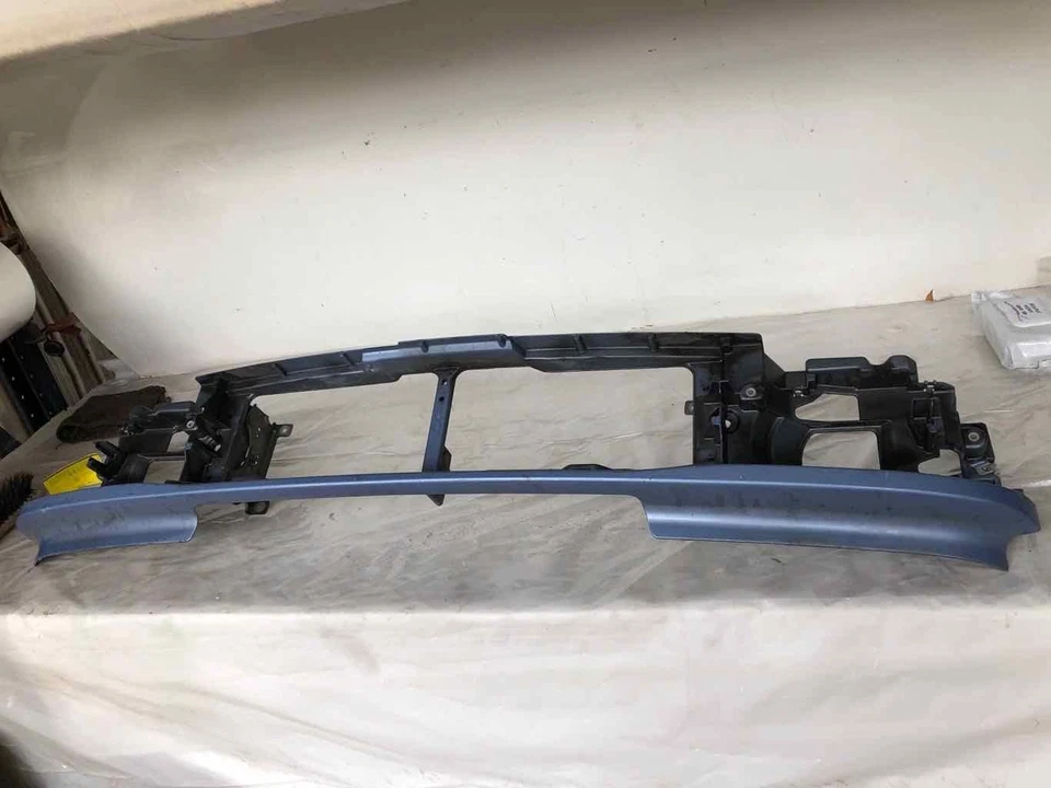 Ford Explorer 1995-2005 soporte de radiador debajo del capó OEM Foto 1 de 4