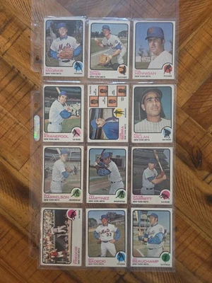 (12) 1973 Topps NY Mets Lote Remolcador McGraw, Kranepool, Yogi Berra, Ray Sadecki Foto 1 de 4