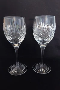 Lovely Set Of 2 Signed Royal Doulton Westminster Pattern 19 cm Wine Glasses. - Picture 1 of 5