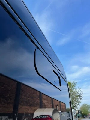 Right Hand Universal Privacy Sliding Window With Fly Screen 780mm x 240mm - Image 1 of 4