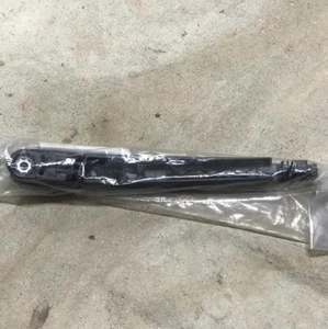 988152F000 Genuino Hyundai Brazo y Cabeza Limpiador Trasero Asi Kia Rio Accent Spectra - Imagen 1 de 2