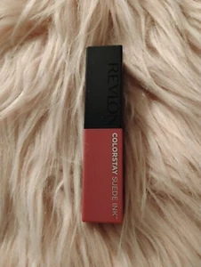 Lápiz labial tinta gamuza Revlon ColorStay - 009 con cargo - Color mate - B45 - Imagen 1 de 1