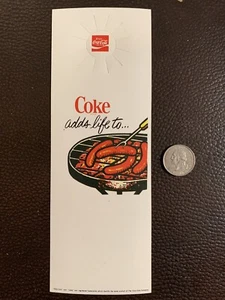 Vintage 1976 Coca Cola Flasche Hängeetikett - Cola fügt Leben hinzu... - Bild 1 von 1