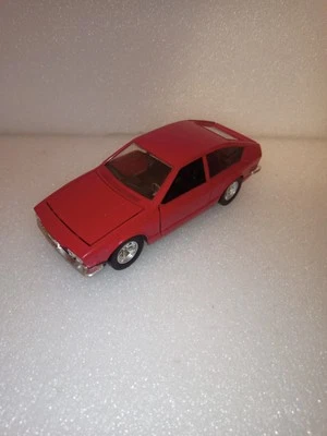 Alfetta GT Bburago Scala 1:24 LEGGI DESCRIZIONE - Immagine 1 di 4
