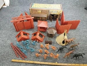 VTG MARX FORT APACHE SET W/COWBOYS & INDIANS - Picture 1 of 19
