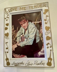 1956 Elvis "Love Me Tender" Kunststoffrahmen mit 5x7 Foto (grüne Jacke Seitenansicht) - Bild 1 von 8
