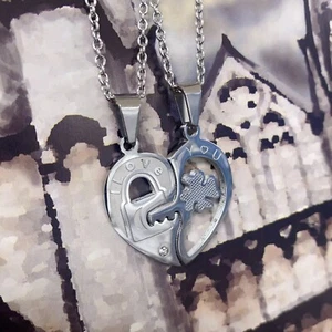 Coppia Collane Abbinate Acciaio Inox Cuore Puzzle Love Pendente Set - Foto 1 di 5