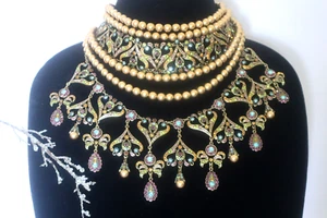 HEIDI DAUS "SEDUCTIVE FANTASY" GOLD DANGLE SWAROVSKI CRYSTAL NECKLACE - NEW - Picture 1 of 11