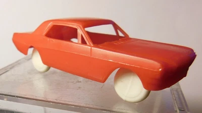 Ford Mustang 1965 rojo cupé F&F post cereal plástico 3". CÓMPRALO AHORA. Foto 1 de 4
