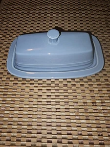 Retired PERIWINKLE BLUE Fiesta Art Deco SMALL COVERED BUTTER DISH Fiestaware - Picture 1 of 3