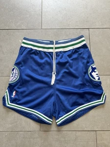 Short équipe vintage 1990 Champion Minnesota Timberwolves coupe pro porté jeu taille 36 - Photo 1/22