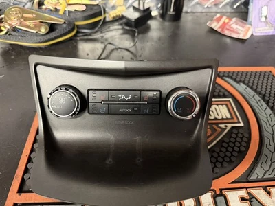 Consola trasera de control de temperatura con cucharones de segunda fila para 13-19 MKT 1080851 Foto 1 de 2