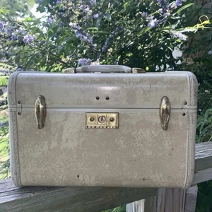Vintage1950s SAMSONITE Streamlite Tan Train Case/cosmetics Case With Keys. - Picture 1 of 14