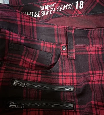 Pantalones de mezclilla a cuadros negros y rojos Hot Topic HT cremalleras tiro alto súper ajustados Foto 1 de 4