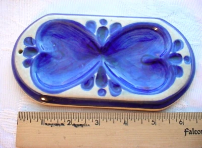 Cuchara doble de gres vintage corazones azules Foto 1 de 4