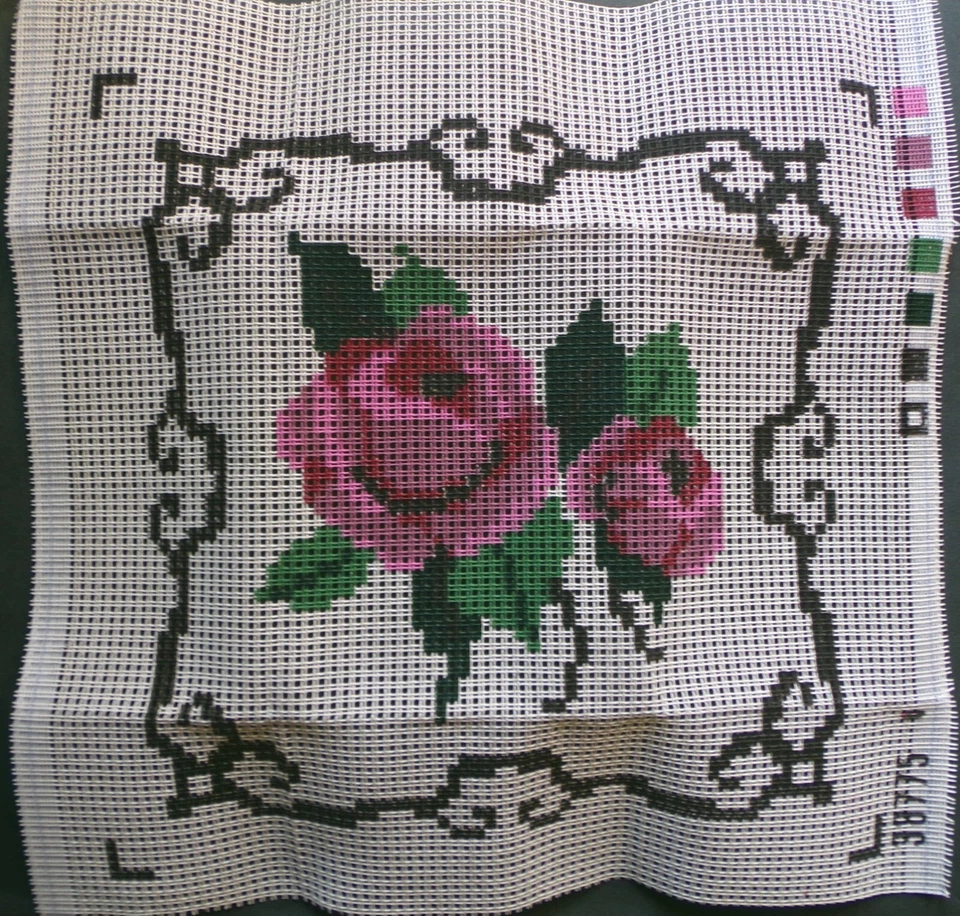 § canevas pour coussin ROSES - Photo 1/2