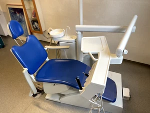 KaVo 1060 Behandlungseinheit Zahnarztstuhl Geprüft, Montage, neu Polster Opt. - Bild 1 von 4