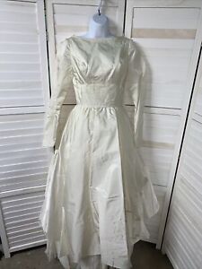 Vintage 50's Off White Tiered Taffeta Lace Wedding Dress Gown Small Union Made