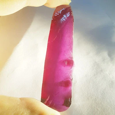 PLEASANT 193.70 Ct COLOR CHANGE ALEXANDRITE ROUGH LAB CREATED CORUNDUM GEMSTONE - Image 1 of 2