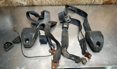 73-78 Toyota Truck Hilux PICKUP CINTURÓN HEBILLA CONJUNTO FABRICANTE DE EQUIPOS ORIGINALES NEGRO 74 75 76 77 Foto 1 de 4