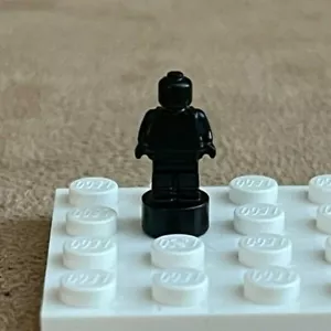 Lego Black Statue ONLY Trophy superhero Architecture friends TV miniature figure - Picture 1 of 4