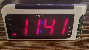Elgin auto-set dual alarm digital clock w/ extra large display (Model 4537) - Picture 1 of 3