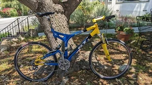 2001 GT iDrive Team Issue Mountain Bike: size L - Picture 1 of 17